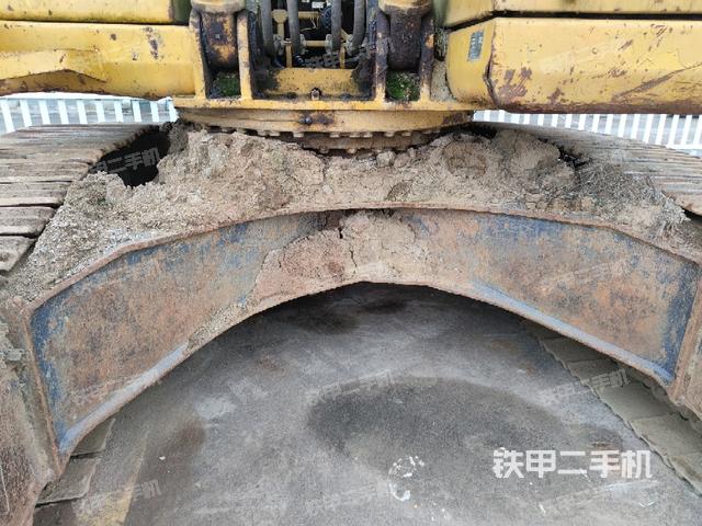 轉(zhuǎn)盤和下車架正前(工作和回轉(zhuǎn)裝置) 轉(zhuǎn)盤和下車架正前(工作和回轉(zhuǎn)裝置)