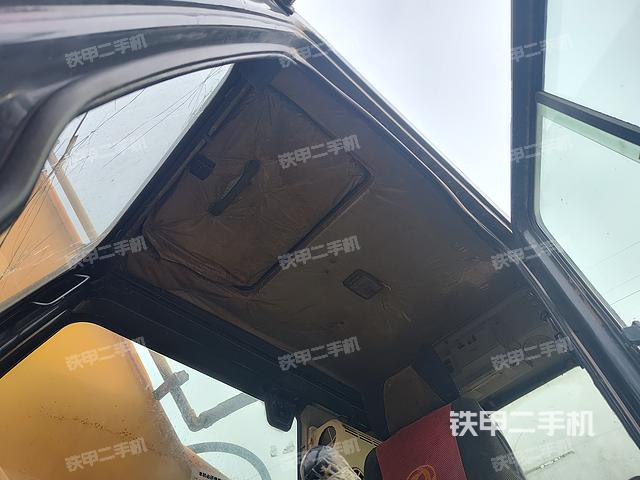 驾驶室顶部（整机外观）