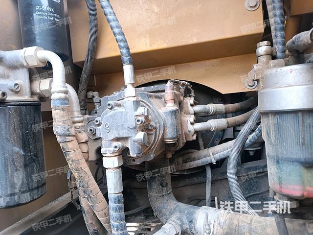 液壓泵斜45?右（大件艙室）