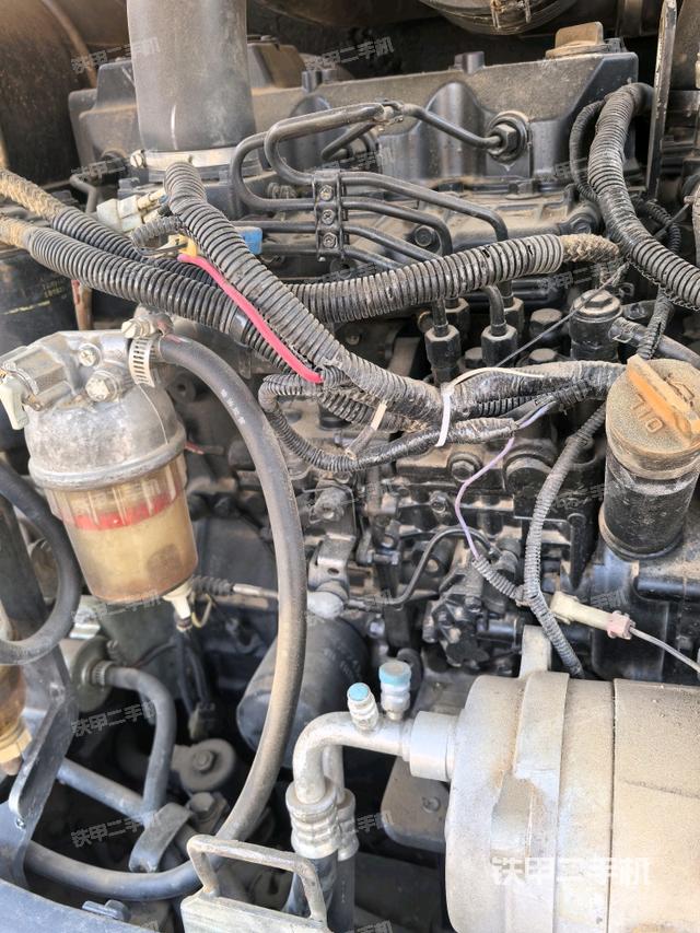 發(fā)動機整體俯視(整機外觀) 發(fā)動機整體俯視(整機外觀)