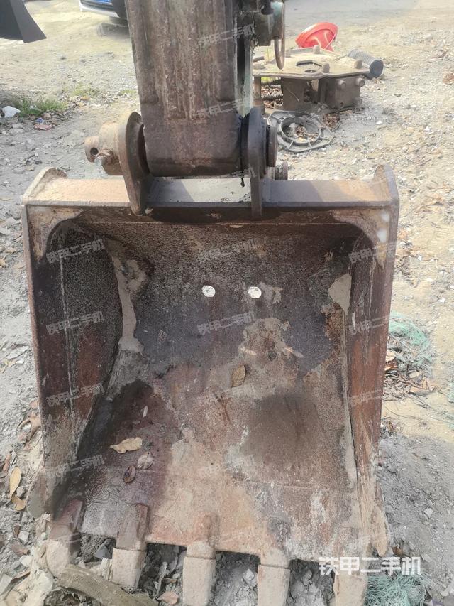 鏟斗右后整體（工作和回轉(zhuǎn)裝置）