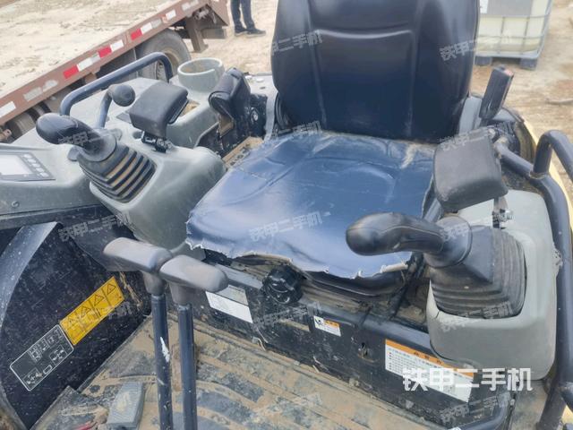 駕駛室整體（整機外觀）