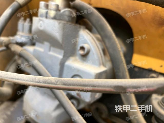 液壓泵艙室正面整體(整機(jī)外觀) 液壓泵艙室正面整體(整機(jī)外觀)