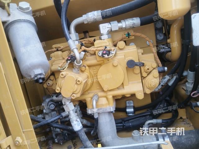 液壓泵艙室正面整體（整機(jī)外觀）