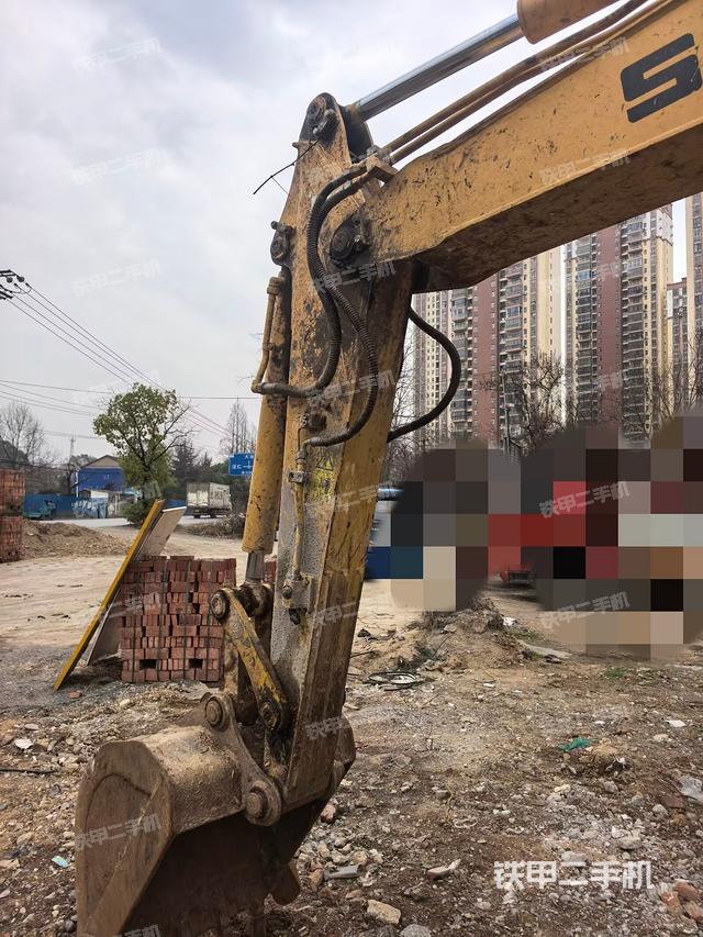 小臂整體左后(工作和回轉(zhuǎn)裝置) 小臂整體左后(工作和回轉(zhuǎn)裝置)
