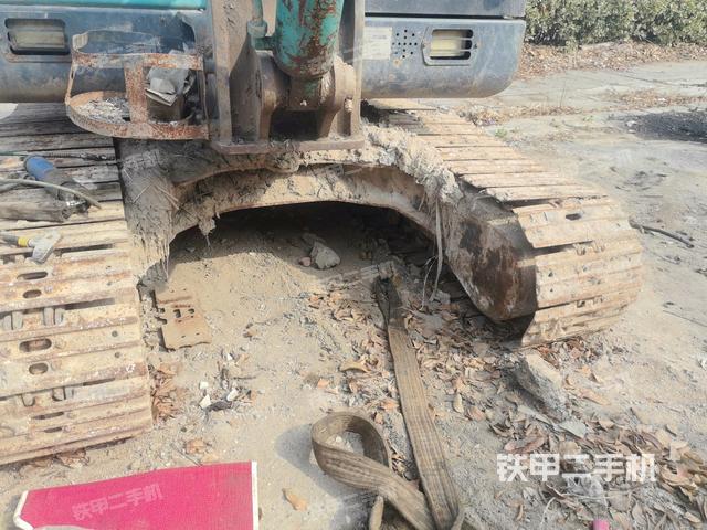 轉(zhuǎn)盤和下車架正前（工作和回轉(zhuǎn)裝置）