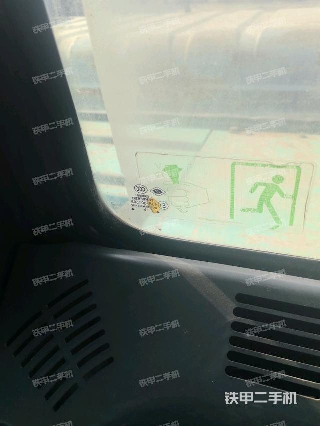 后窗玻璃角標(biāo)（駕駛室部分）