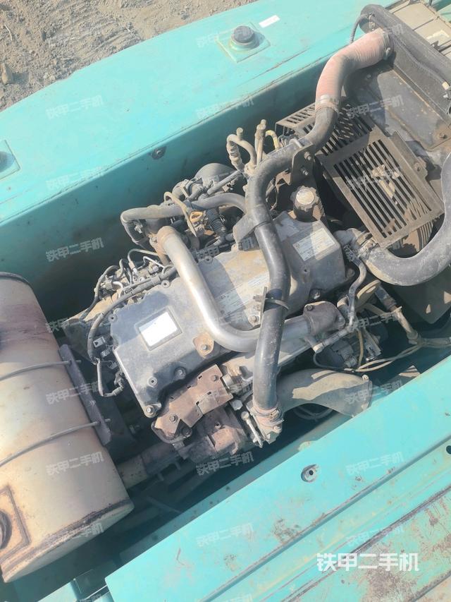 發(fā)動(dòng)機(jī)室（上車部件）