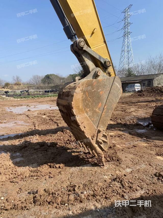 大臂油缸整體?豎拍(工作和回轉(zhuǎn)裝置) 大臂油缸整體?豎拍(工作和回轉(zhuǎn)裝置)