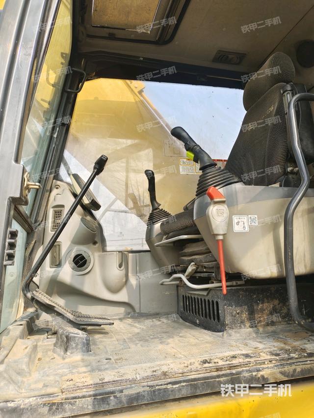 駕駛室正側(cè)（駕駛室部分）