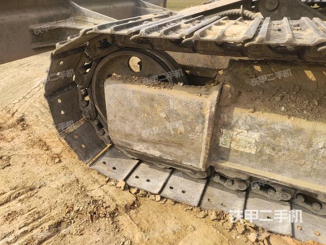 右驅(qū)動(dòng)輪（行走機(jī)構(gòu)）