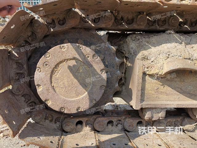 右驅(qū)動輪（行走機(jī)構(gòu)）