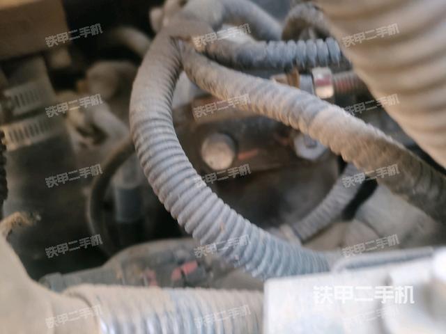 液壓泵艙室正面整體（整機(jī)外觀）