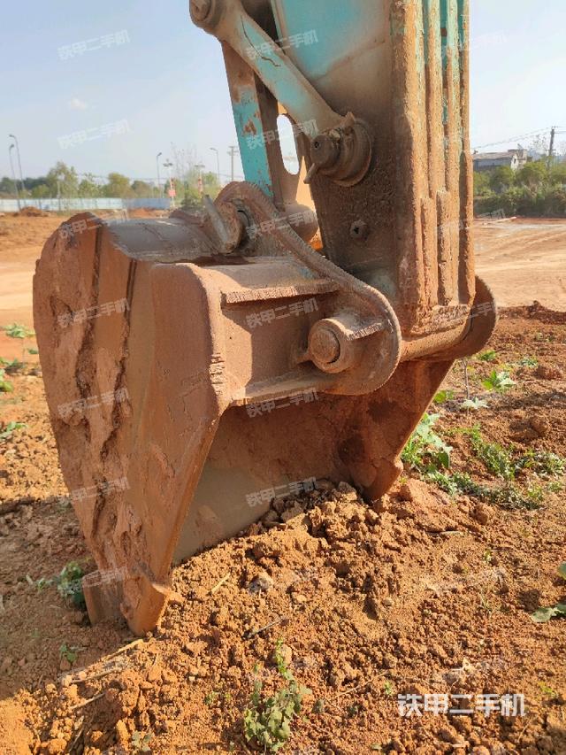 鏟斗右后整體（工作和回轉(zhuǎn)裝置）