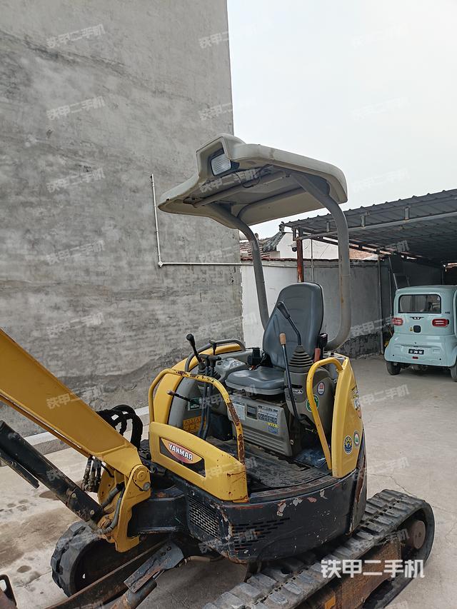 驾驶室顶部（整机外观）