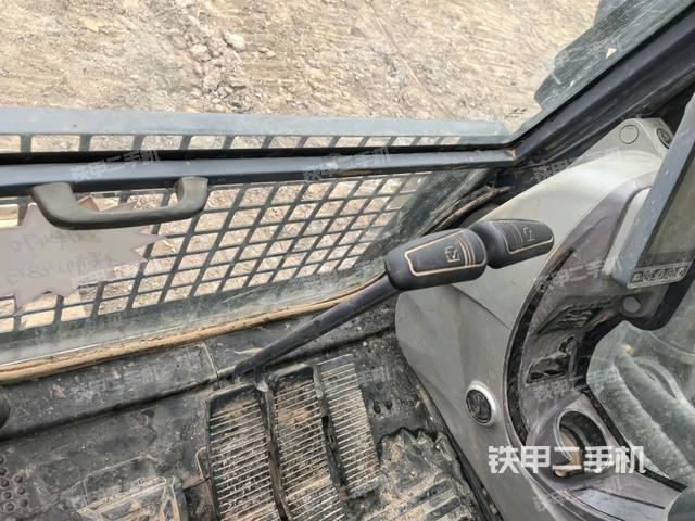 座椅左側(cè)控制臺/音響/含左手柄（駕駛室部分）