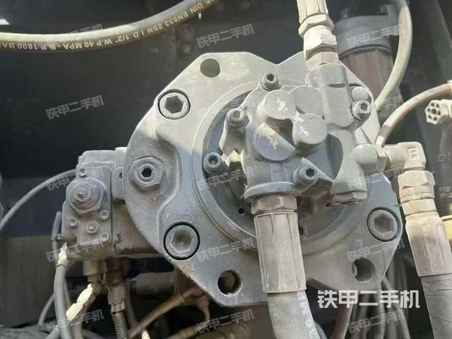 液壓泵艙室正面整體（整機(jī)外觀）
