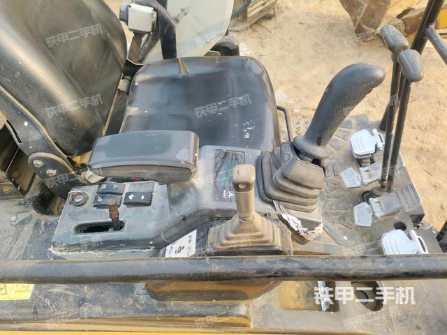 駕駛室頂部（整機(jī)外觀）