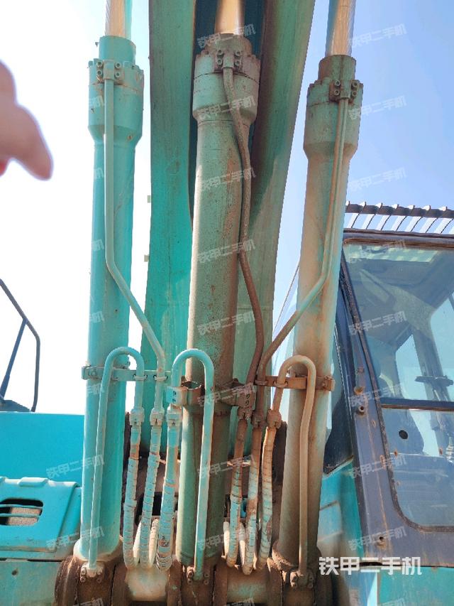 大臂油缸整體?豎拍（工作和回轉(zhuǎn)裝置）