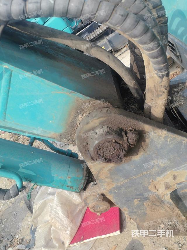 大臂根部?斜（工作和回轉(zhuǎn)裝置）