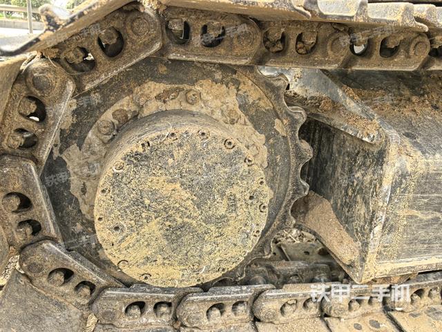 右驅(qū)動(dòng)輪（行走機(jī)構(gòu)）