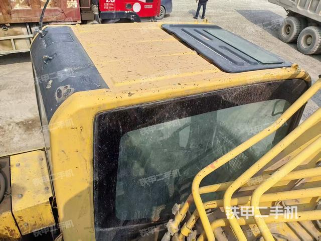 驾驶室顶部（整机外观）