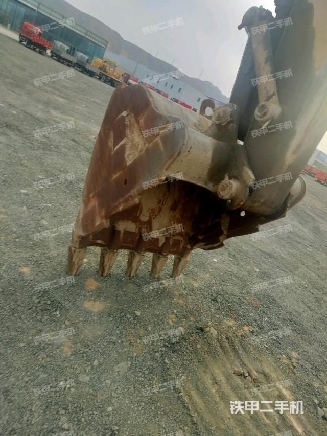 鏟斗右后整體(工作和回轉裝置) 鏟斗右后整體(工作和回轉裝置)