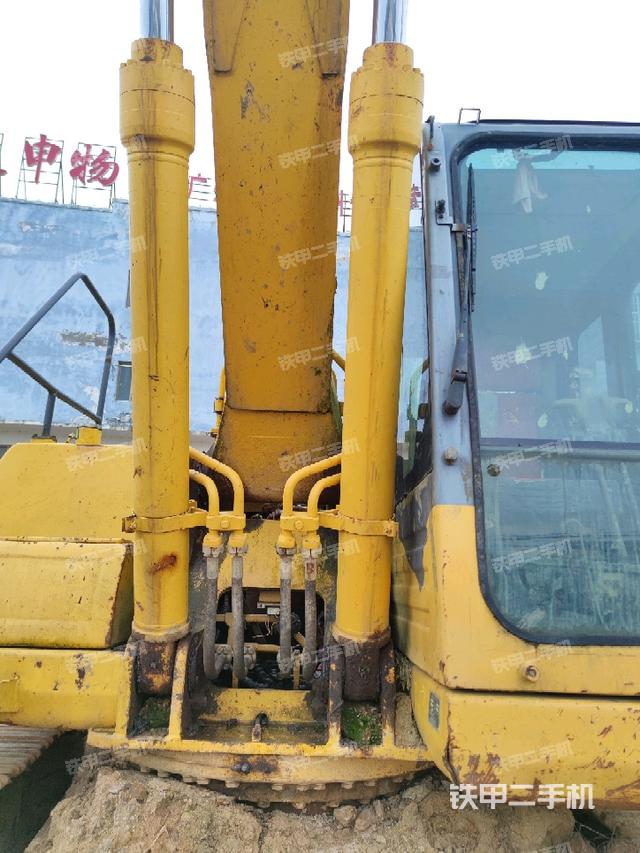 大臂油缸整體?豎拍(工作和回轉(zhuǎn)裝置) 大臂油缸整體?豎拍(工作和回轉(zhuǎn)裝置)