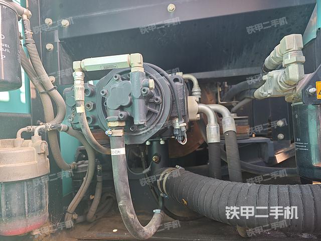 液壓泵艙室正面整體(整機(jī)外觀) 液壓泵艙室正面整體(整機(jī)外觀)