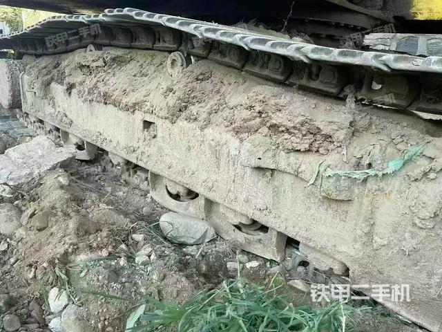 單側(cè)履帶整體（整機(jī)外觀）