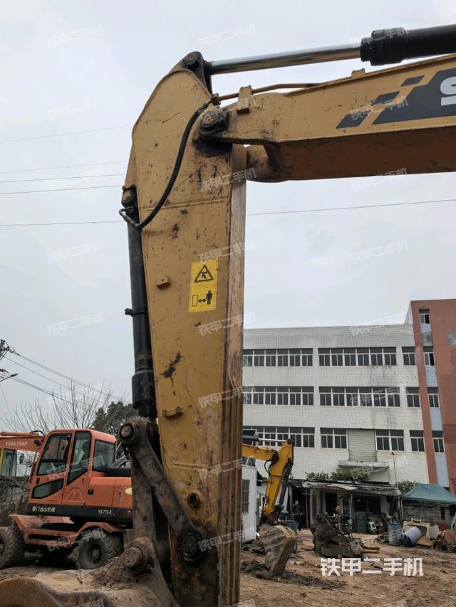 大臂整體?右側(cè)(工作和回轉(zhuǎn)裝置) 大臂整體?右側(cè)(工作和回轉(zhuǎn)裝置)