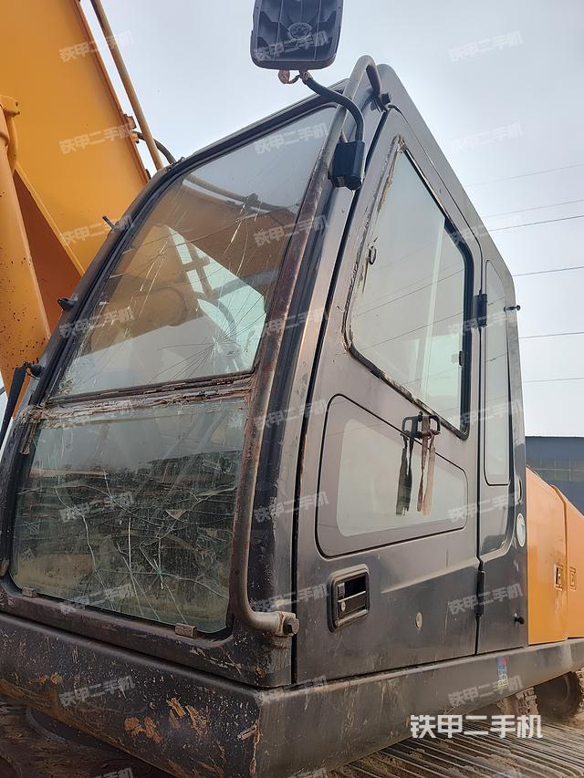 驾驶室整体（整机外观）