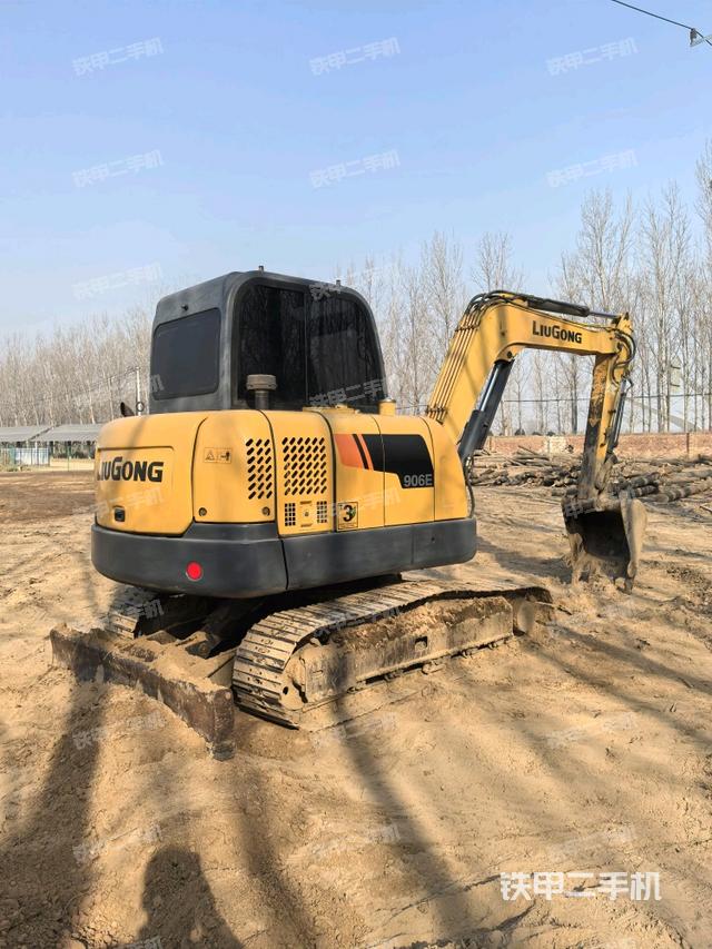 整機右后45°(整機外觀) 整機右后45°(整機外觀)