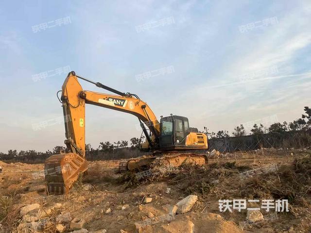 三一重工SY265C挖掘机