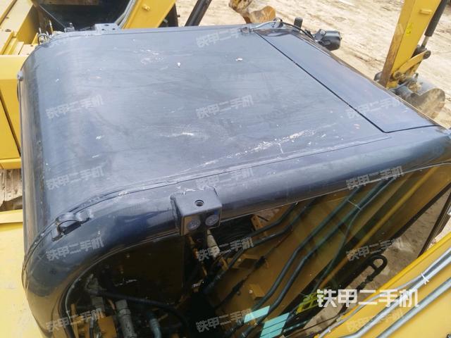 駕駛室頂部（整機外觀）