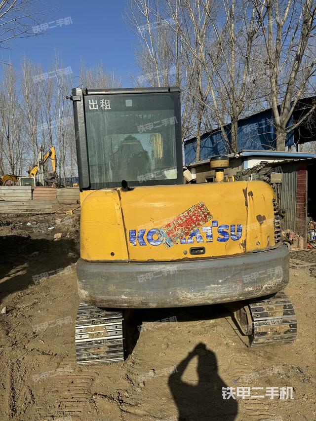 驾驶室顶部（整机外观）