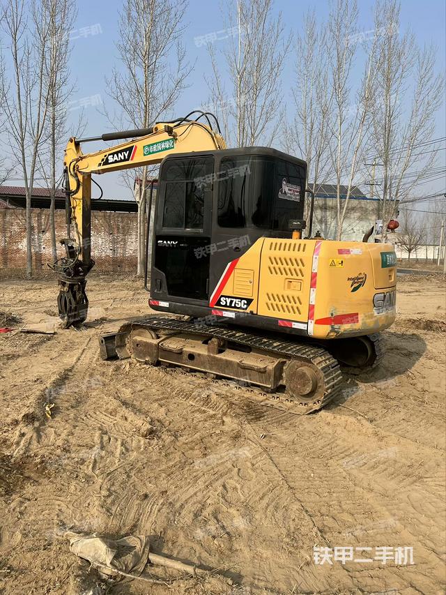 駕駛室整體（整機外觀）