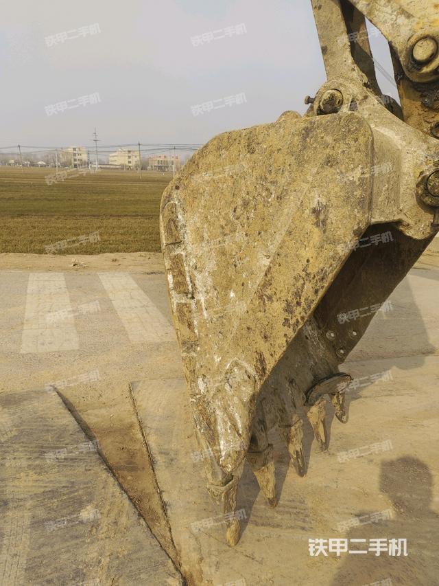 鏟斗右后整體（工作和回轉(zhuǎn)裝置）