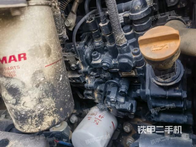 回轉(zhuǎn)馬達和主控閥（整機外觀）