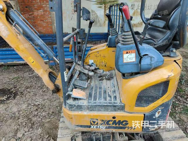 單側(cè)履帶整體（整機(jī)外觀）