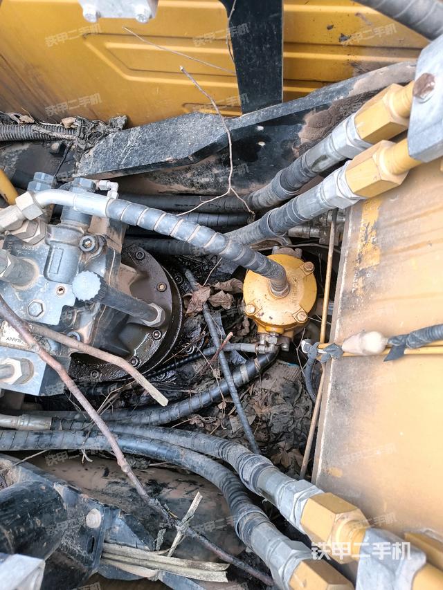 中央回轉(zhuǎn)接頭特寫(xiě)（上車部件）