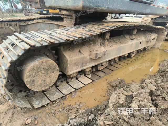 液壓泵艙室正面整體（整機(jī)外觀）