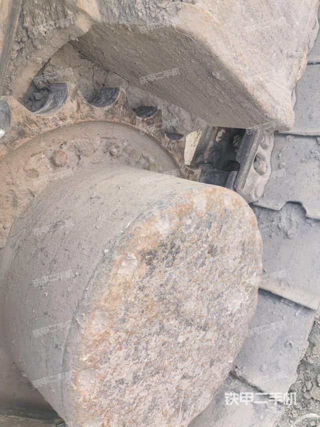 右驅(qū)動(dòng)輪（行走機(jī)構(gòu)）