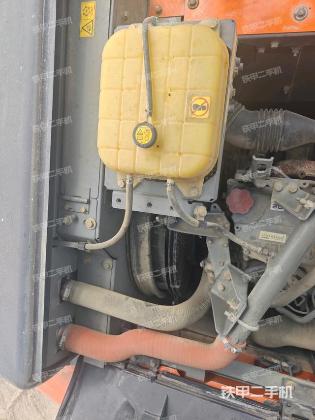 左后方玻璃角標(biāo)(駕駛室部分) 左后方玻璃角標(biāo)(駕駛室部分)