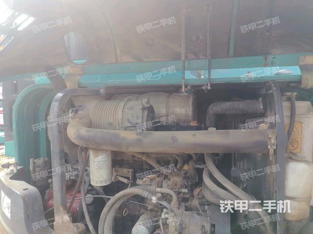 發(fā)動(dòng)機(jī)室（上車部件）