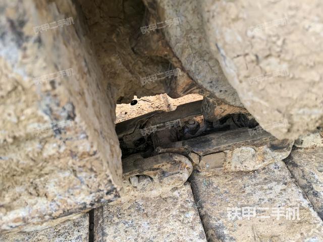 右驅(qū)動(dòng)輪（行走機(jī)構(gòu)）