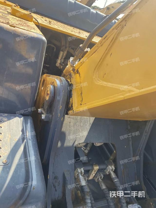 大臂根部?斜視(工作和回轉(zhuǎn)裝置) 大臂根部?斜視(工作和回轉(zhuǎn)裝置)