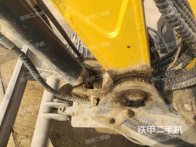 大臂根部?斜（工作和回轉(zhuǎn)裝置）