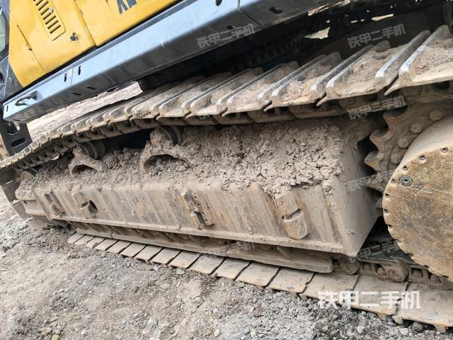 右驅(qū)動輪（行走機構(gòu)）