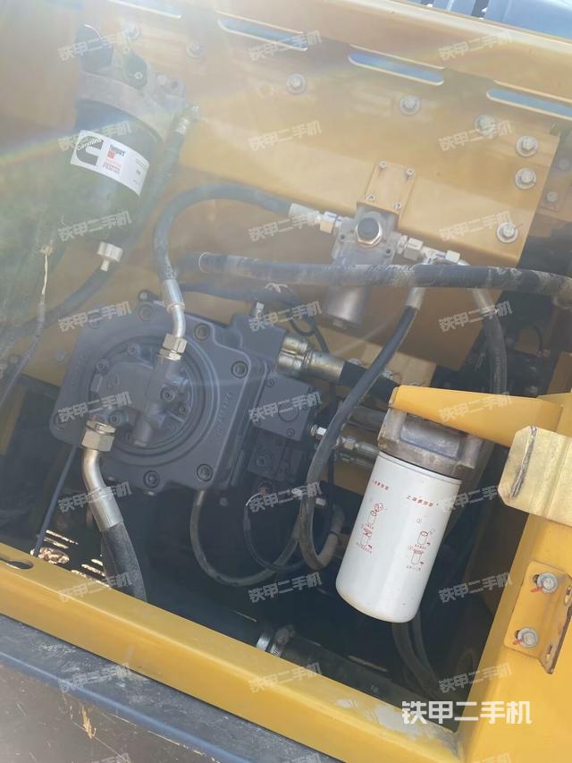 液壓泵斜45?左(大件艙室) 液壓泵斜45?左(大件艙室)